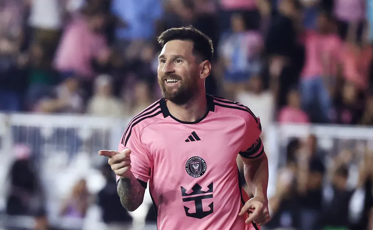 Micael troca Palmeiras por Inter Miami e vai jogar ao lado de Messi em nova fase da carreira