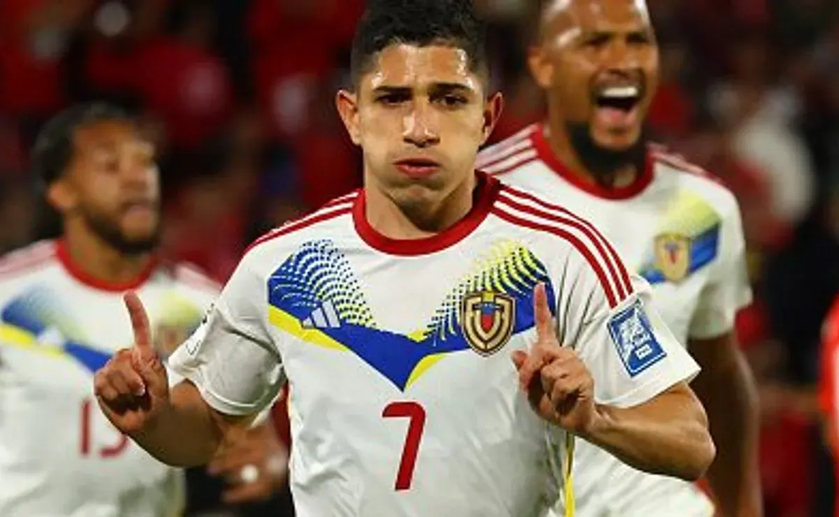 Possível reforço: Corinthians prioriza Savarino e propõe troca de jogadores ao Botafogo