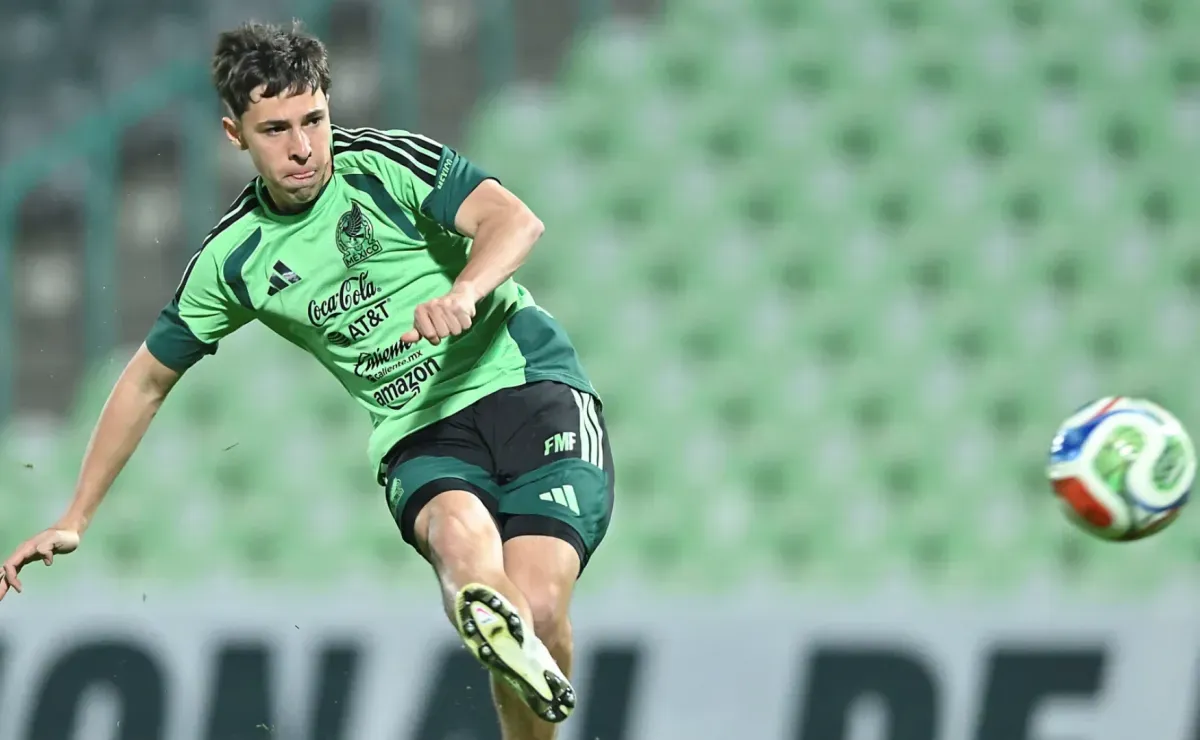 Mateo Chávez, ex de Chivas, sigue jugando en AZ Alkmaar en una insólita posición