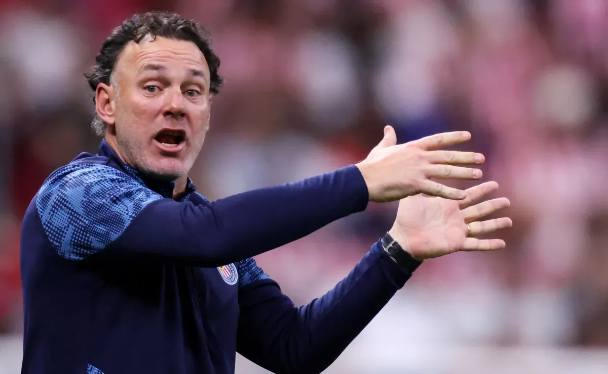 Los arriesgados cambios que podría plantear Gabriel Milito para que Chivas sea más ofensivo vs. Cruz Azul
