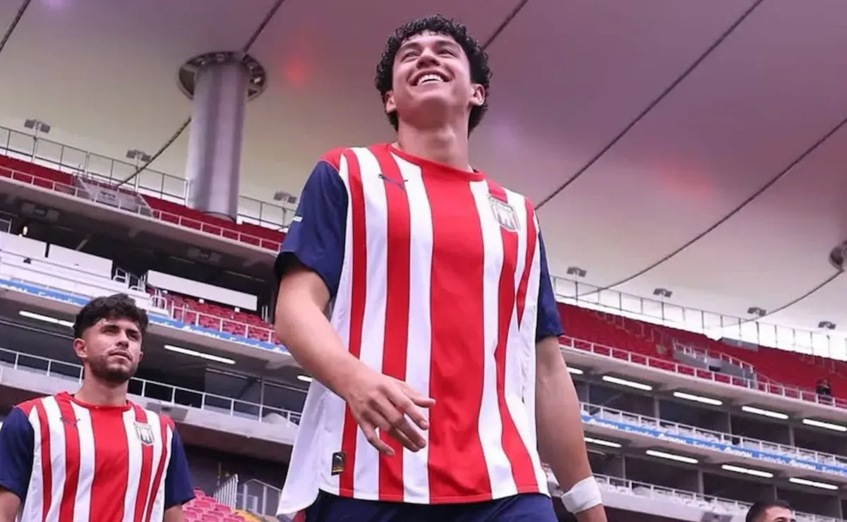 Chivas & Villegas: Transfer Deal & Free Signing