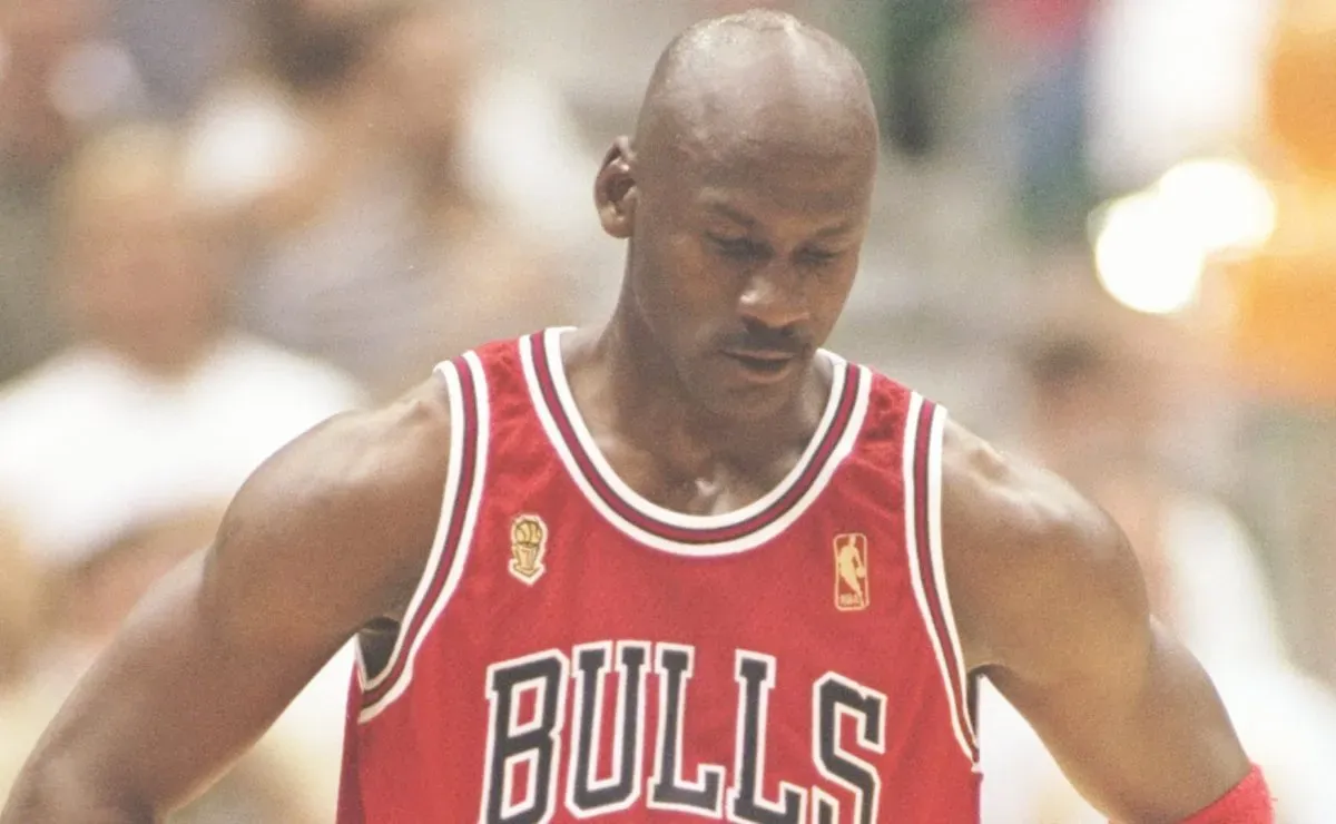 Jordan's Agent Claims 15 Titles Possible for MJ!