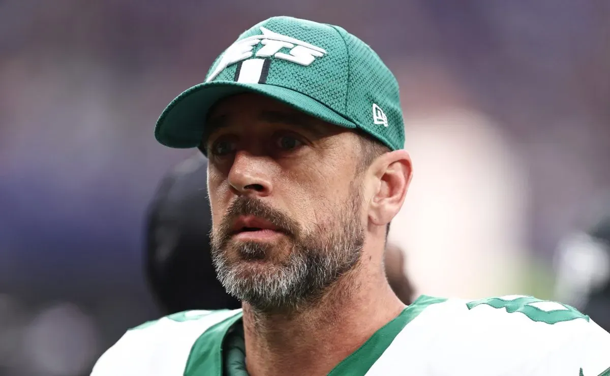 Aaron Rodgers Eyes Green Bay Retirement Amid Uncertain Future