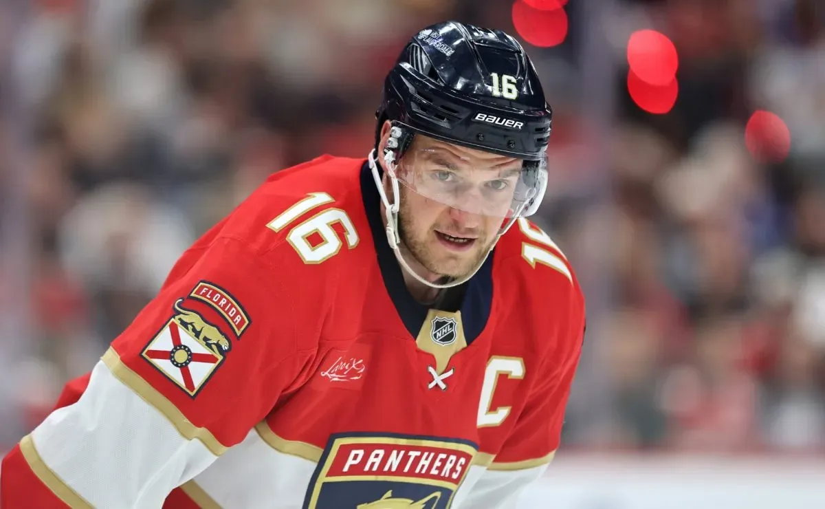 Blackhawks Hire Jeff Blashill, Eyeing Bedard's Bright Future