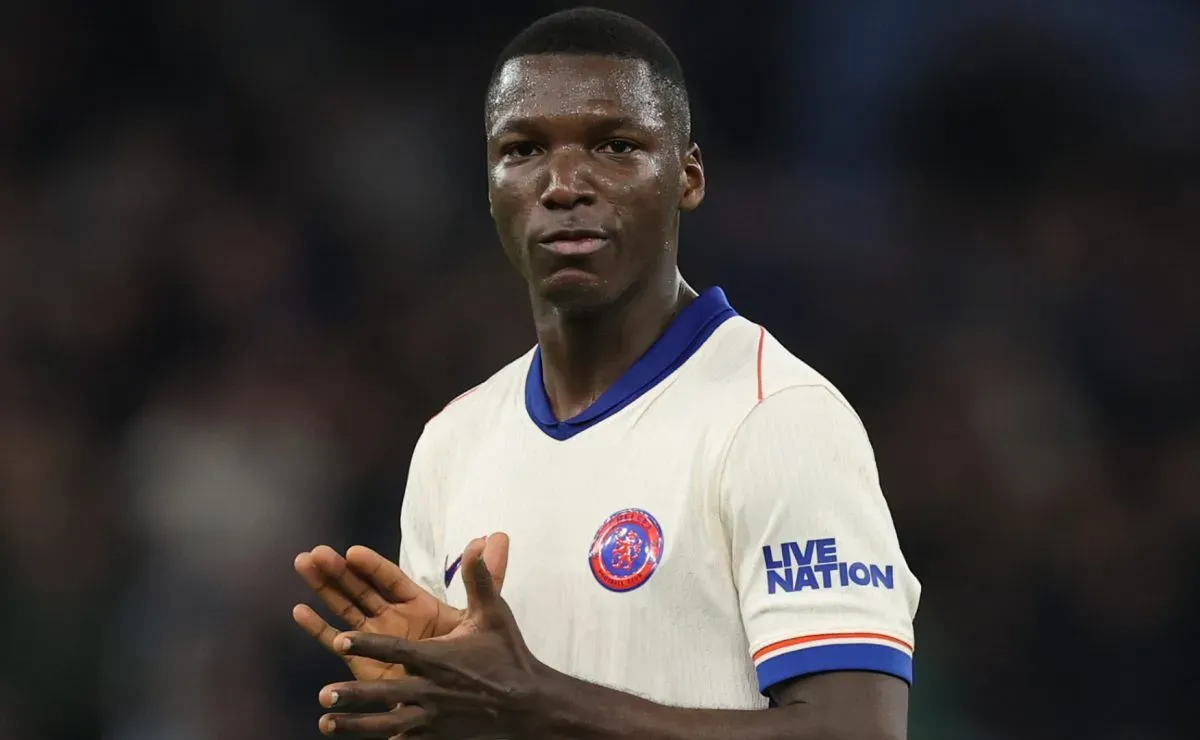 Why is Moises Caicedo not playing for Chelsea today against Palmeiras