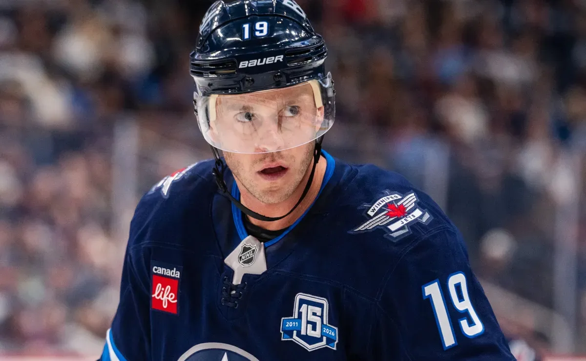 Jonathan Toews makes bold admission on Connor Bedard’s Blackhawks ahead ...