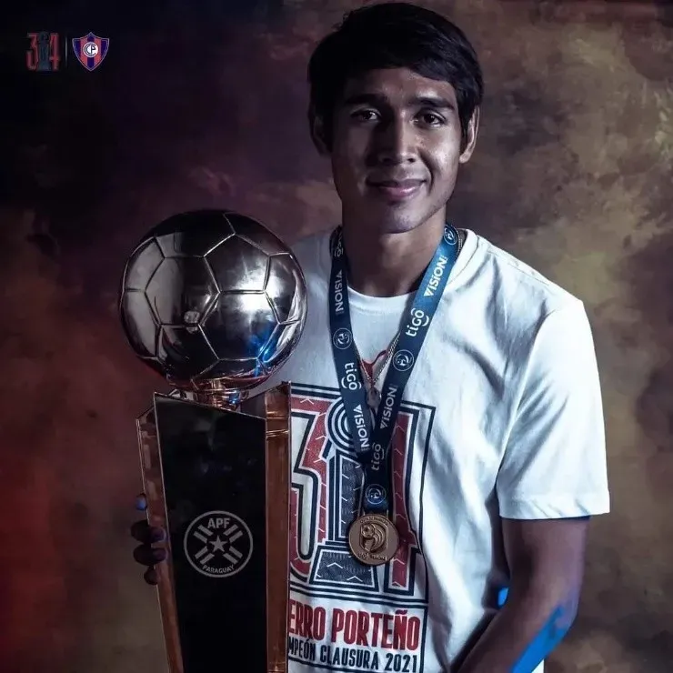 Duarte tiene dos títulos nacionales con Cerro Porteño (Instagram @alexisduarte4.15)