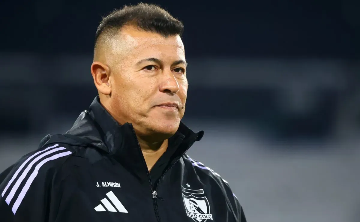 Luego de ser suspendido: ¿Viajará Jorge Almirón al partido entre Colo Colo y Deportes Iquique?