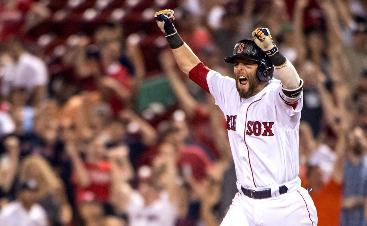 Dustin Pedroia indica que los Red Sox son los que están 'asustados' de  dejarlo jugar