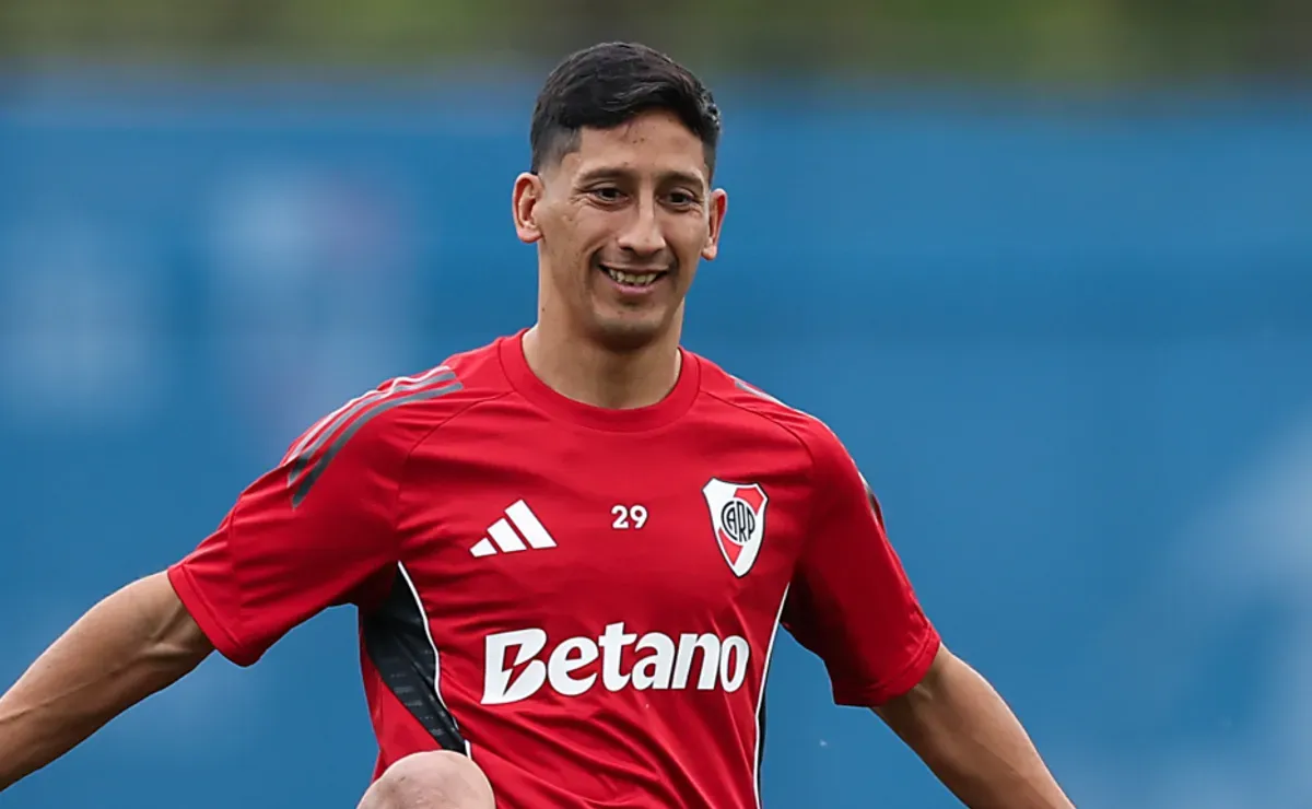 River, atento: por qué el pase de Aliendro a Vélez se demora y podría llegar a caerse