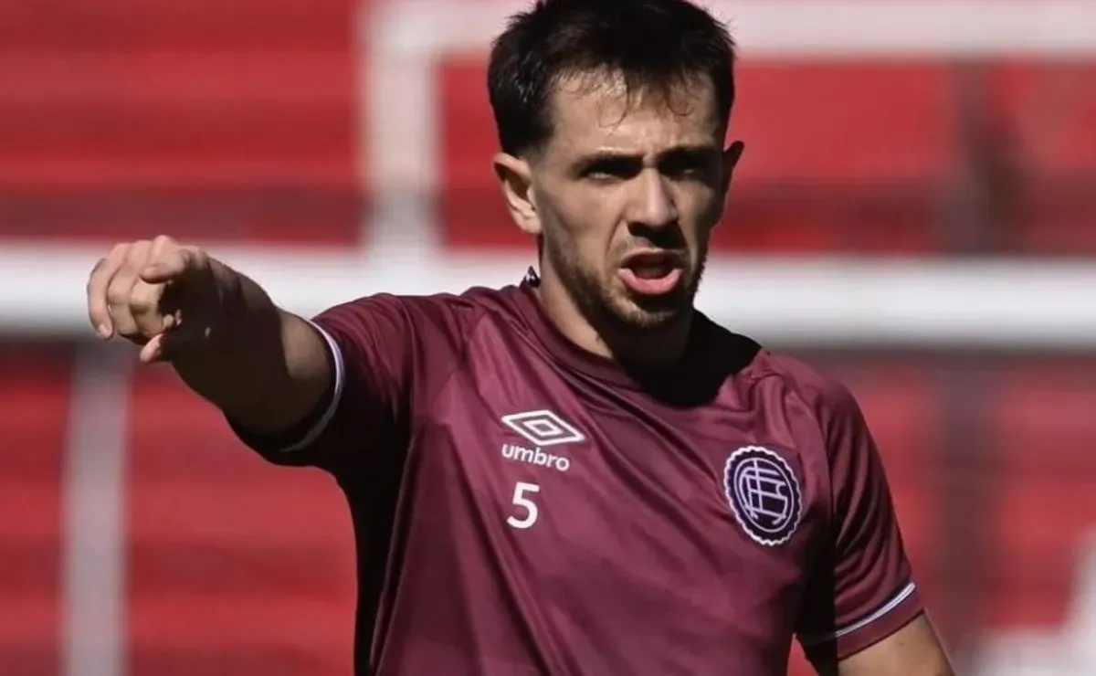 El duro presente del ex River Felipe Peña Biafore en Lanús con las lesiones