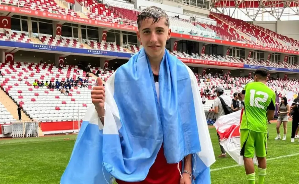 Así juega Luca Scarlato, la joya de River que quiso Inter de Italia y firmó su primer contrato