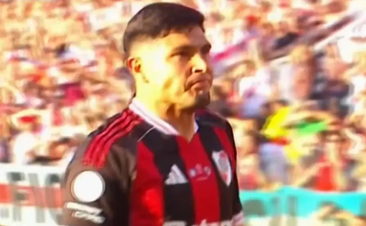 Maxi Salas respondió: el gesto del delantero cuando la gente de Racing le cantó