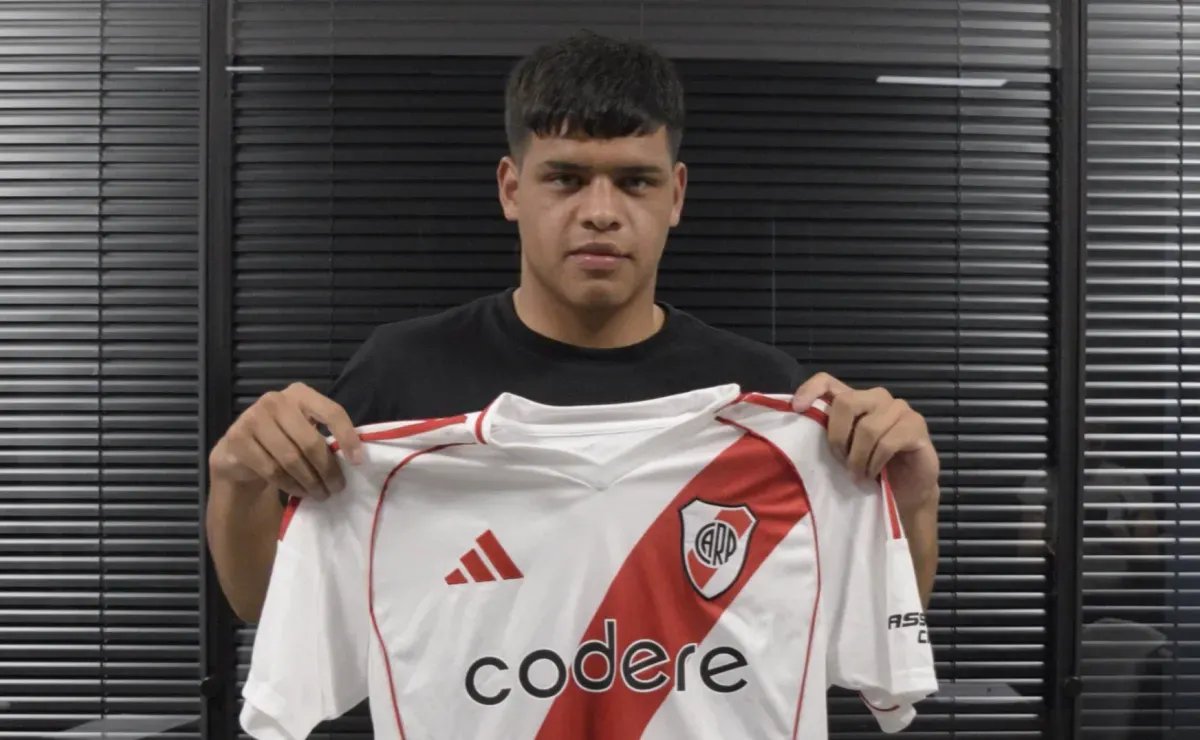 Tiene 17 años, ya tiene contrato con River e hizo su debut en la Reserva: quién es Dylan Martínez