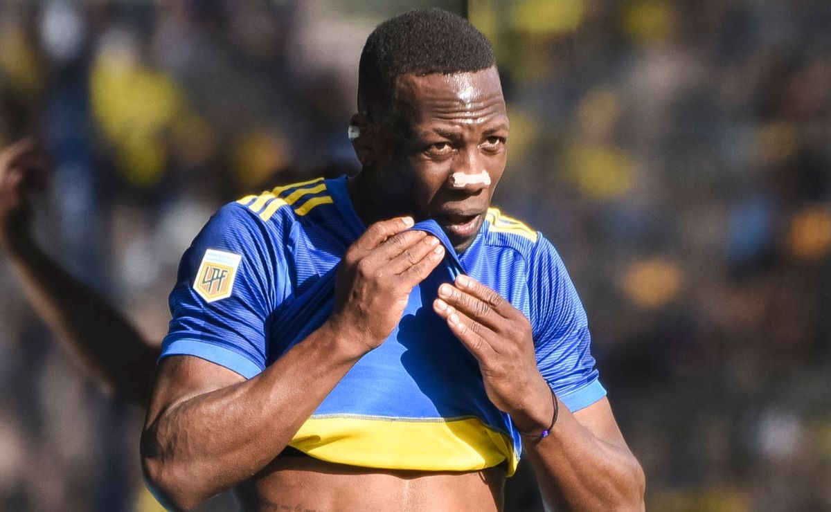 ¡Está igual! El INCREÍBLE tatuaje de Advíncula que se hizo un hincha de Boca