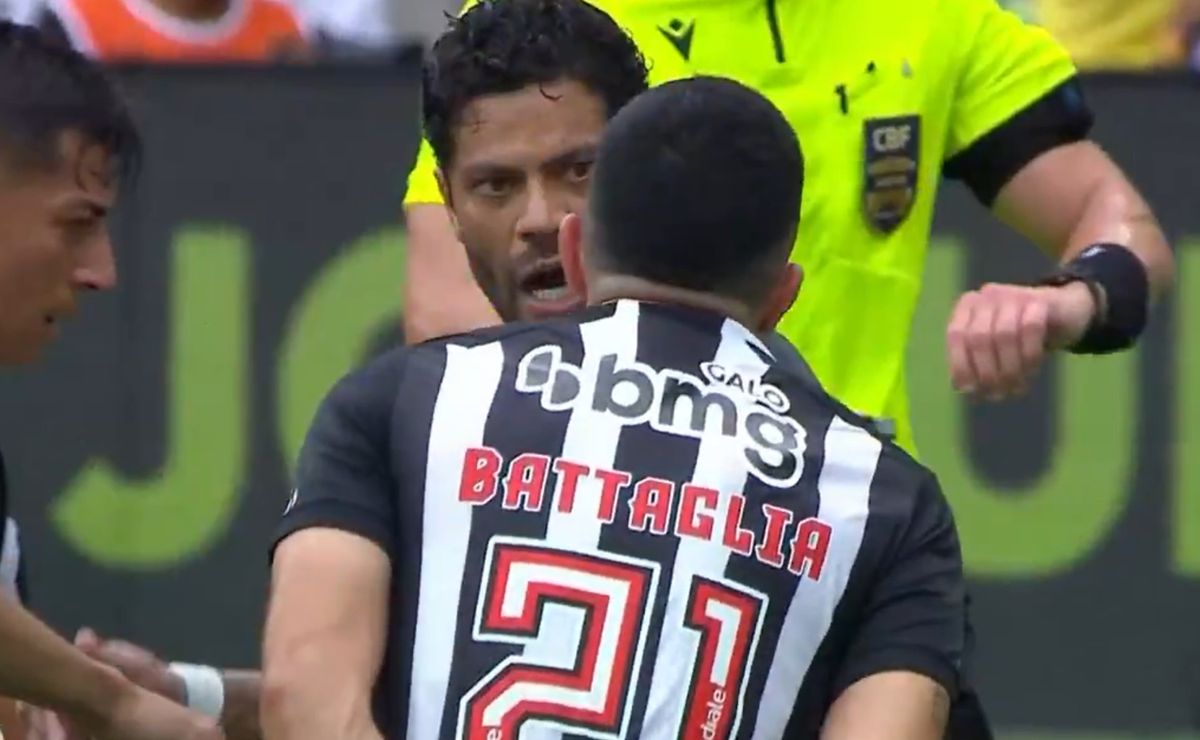 PURO CARÁCTER para Boca: el día en que Rodrigo Battaglia se le plantó a Hulk en Atlético Mineiro