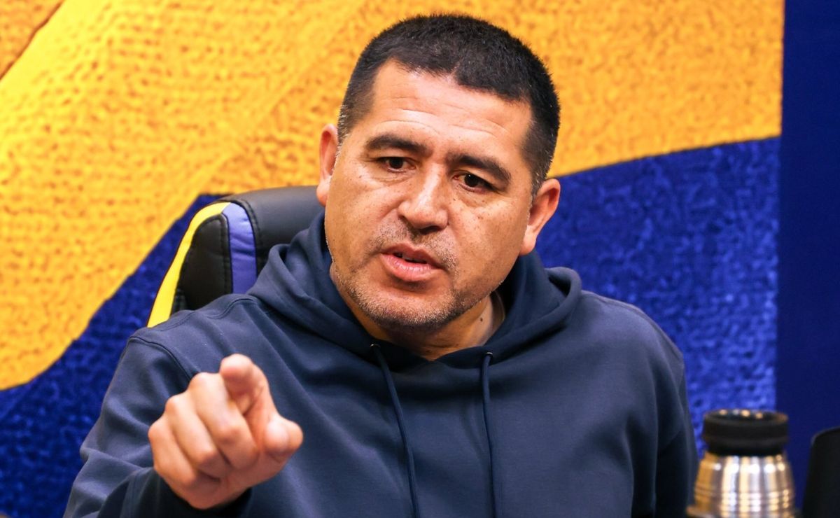Dirigió a Messi, Riquelme lo quiso antes que Almirón y ahora vuelve a ser candidato en Boca