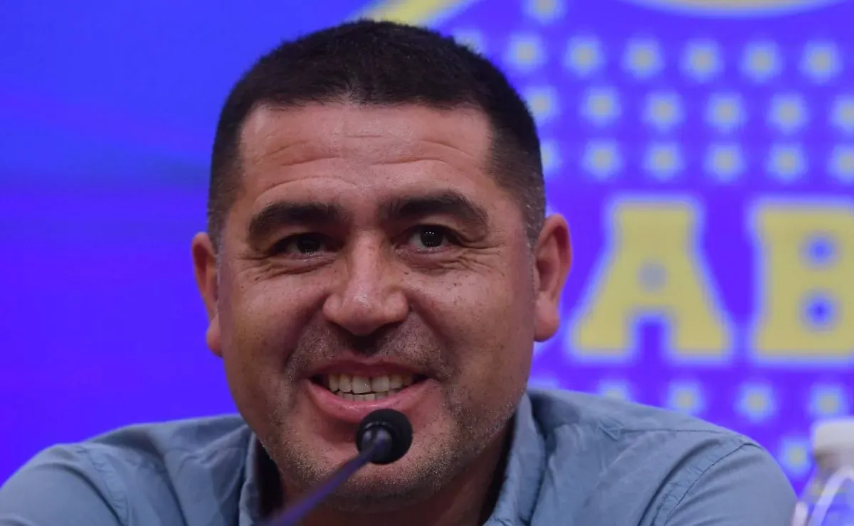 Un defensor que quiso Riquelme le comentó una foto a Merentiel y los hinchas lo piden: 