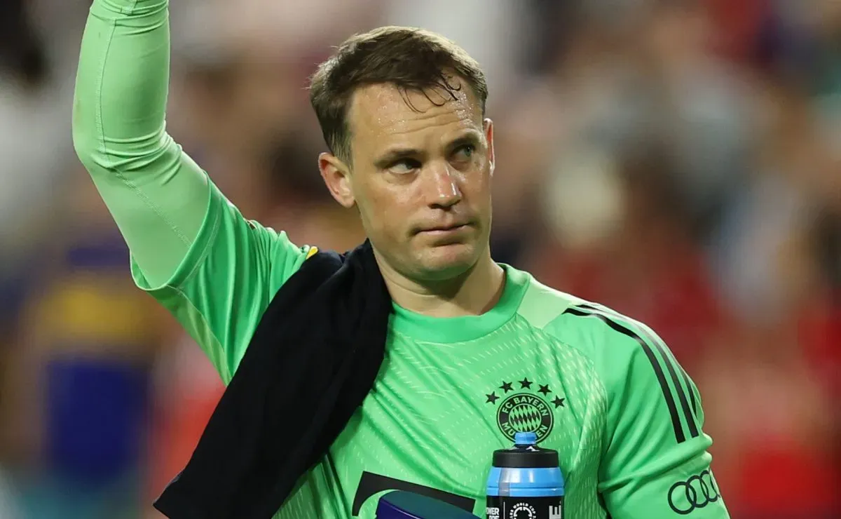 ¿Se hizo hincha? Manuel Neuer se puso la camiseta de Boca tras el partido ante Bayern