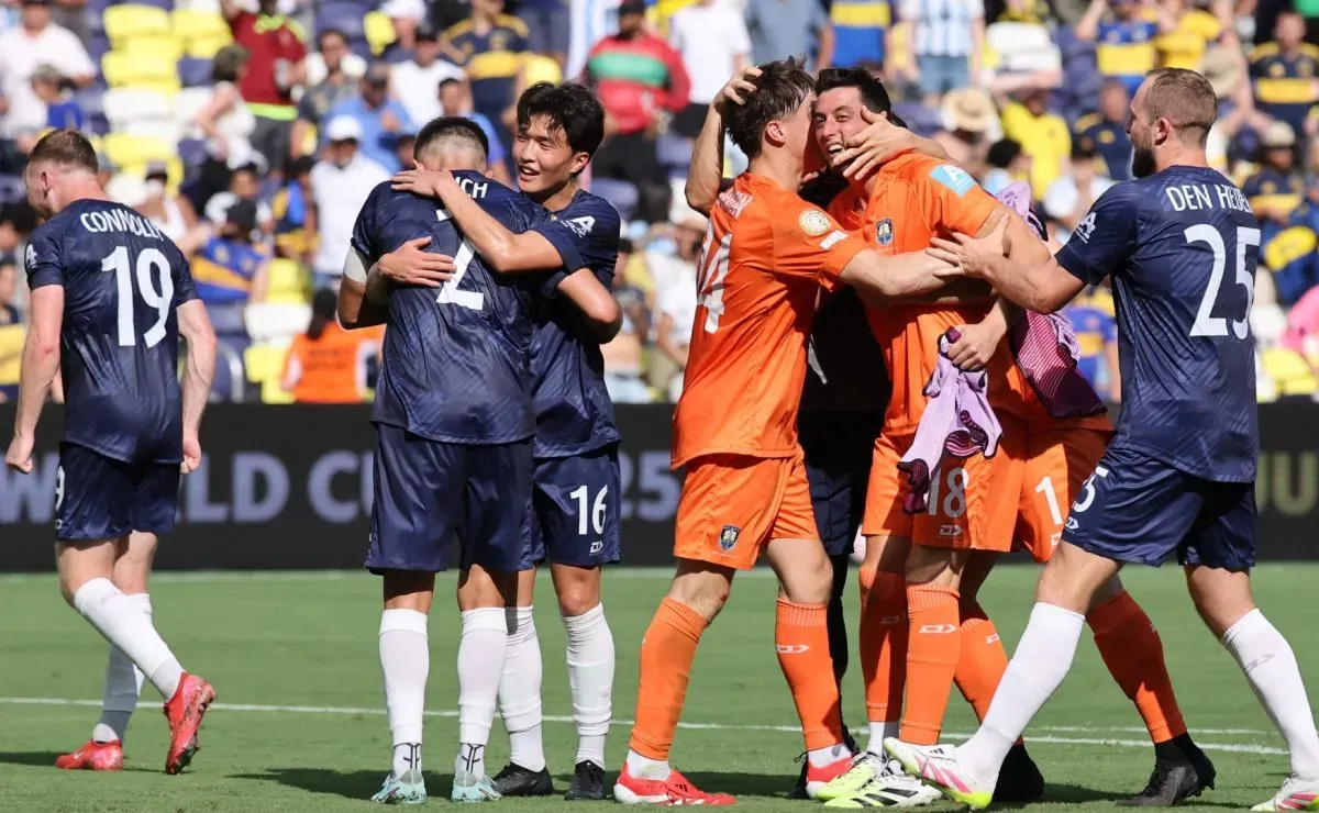 Un jugador de Auckland City chicaneó al plantel de Boca: 