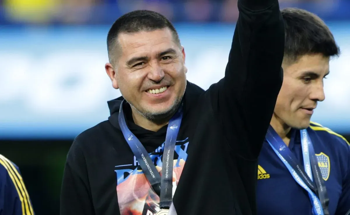 Riquelme lo tiene claro: tras cerrar a Paredes, en qué otros puestos quiere reforzarse Boca