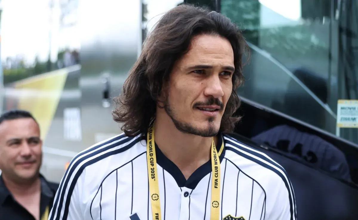 El inesperado encuentro de Cavani con un viejo conocido: 