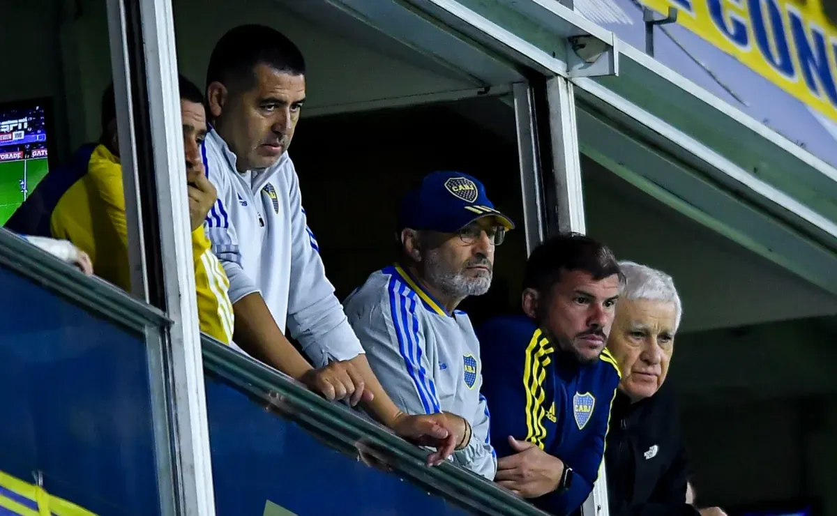 Con tres incorporaciones, cuántos millones de dólares gastó Boca en el mercado de pases 2025