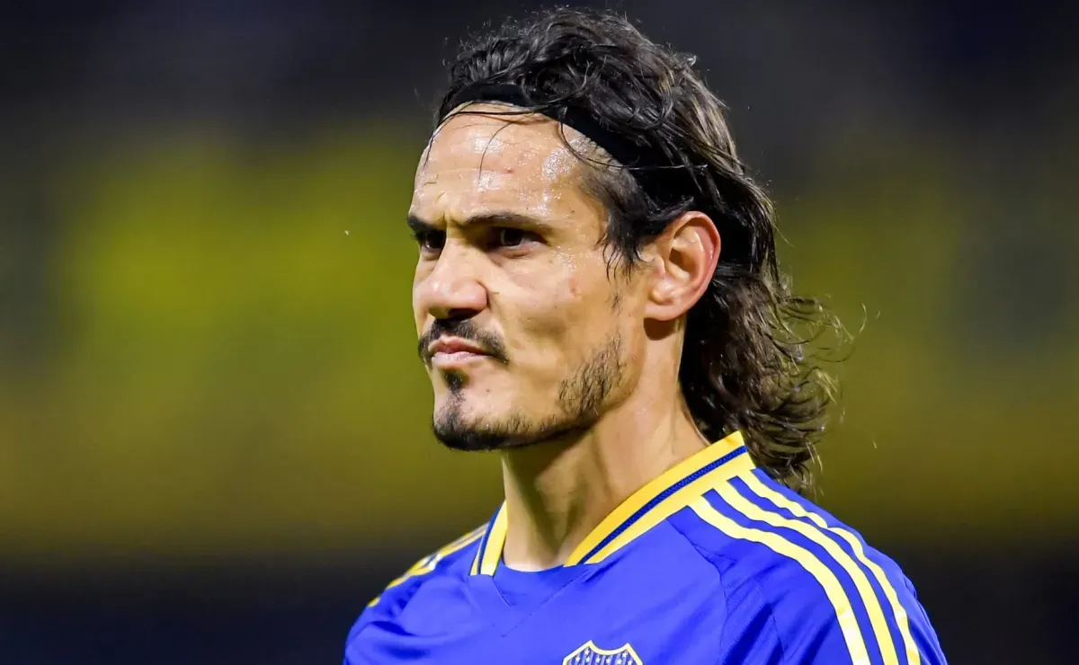 Un ídolo del fútbol argentino defendió a Cavani por su mala racha en Boca: 
