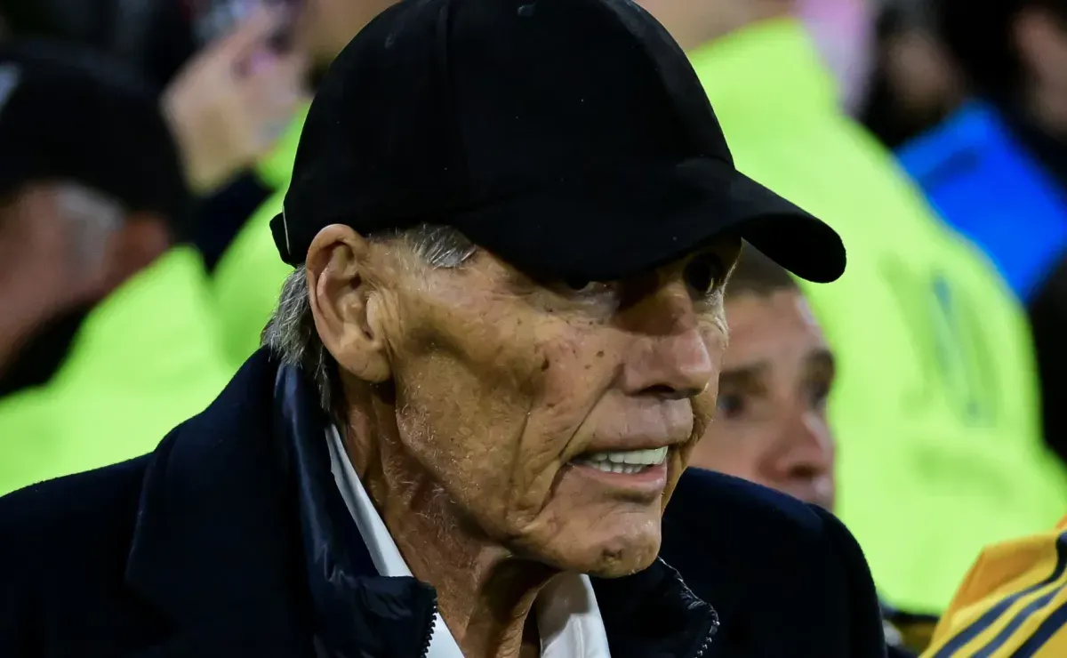 Qué dijo Russo de la queja de los hinchas de Boca por no haber hecho más cambios