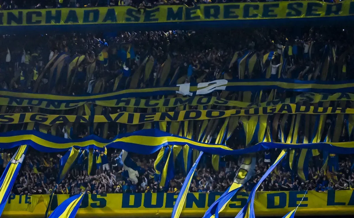 El nuevo cantito de la hinchada de Boca, con música de Los Palmeras: 