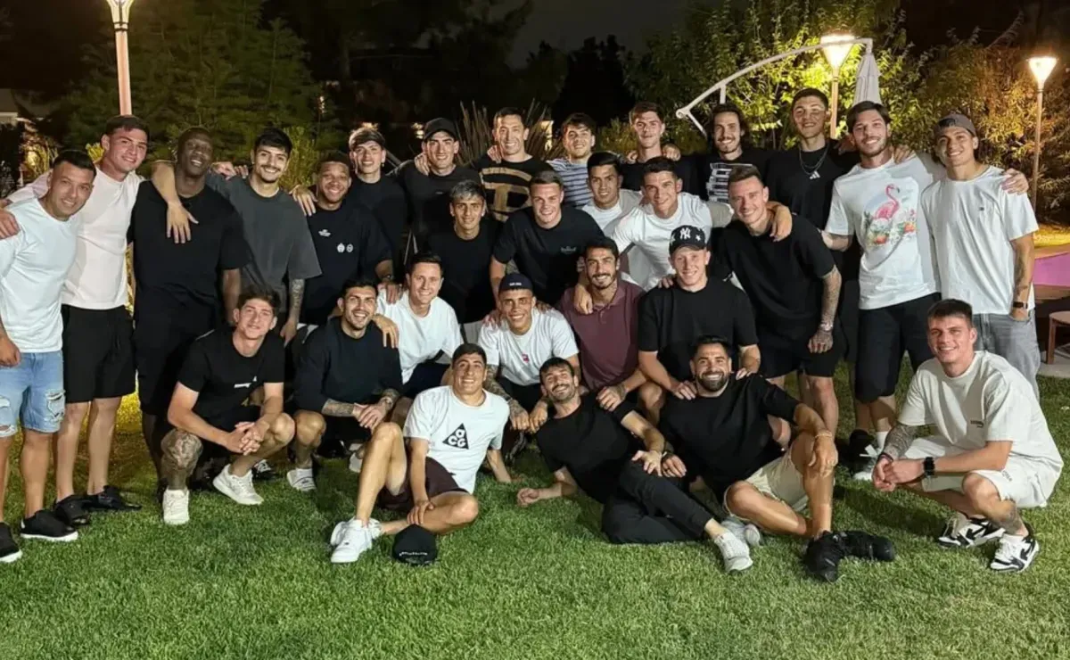 Los tres jugadores de Boca que no aparecieron en la foto grupal del plantel tras la victoria con Barracas