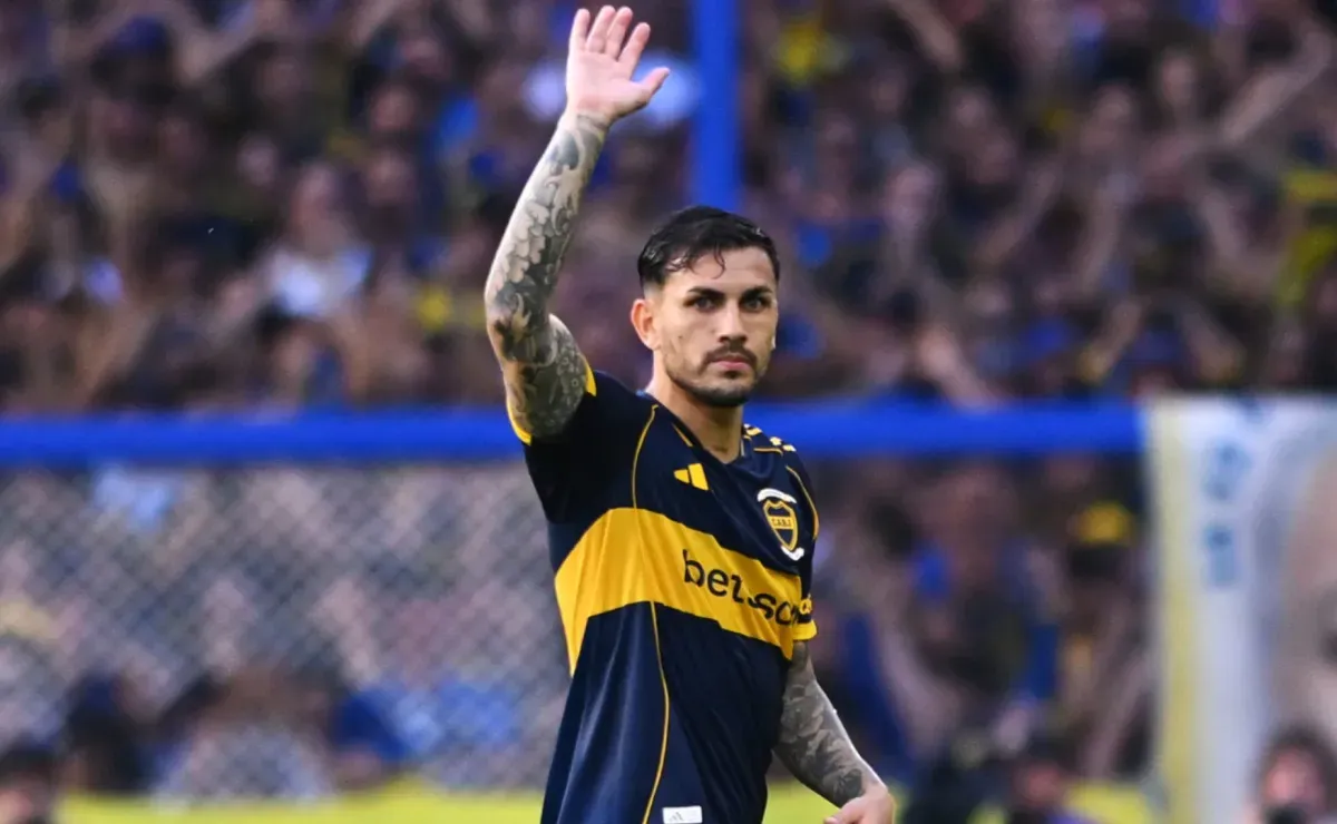 Gesto de líder: Paredes fue a gritar el primer gol de Boca con el jugador más criticado por los hinchas