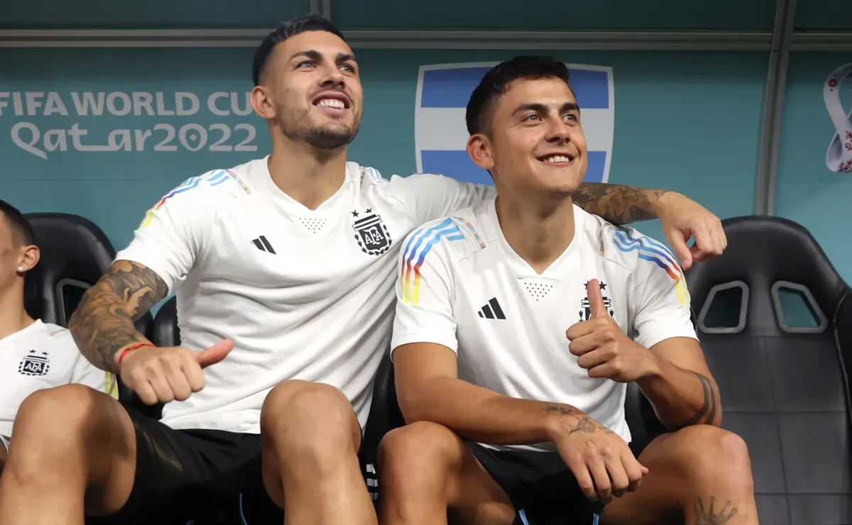 El like de Paredes que deja en claro su postura sobre Dybala a Boca