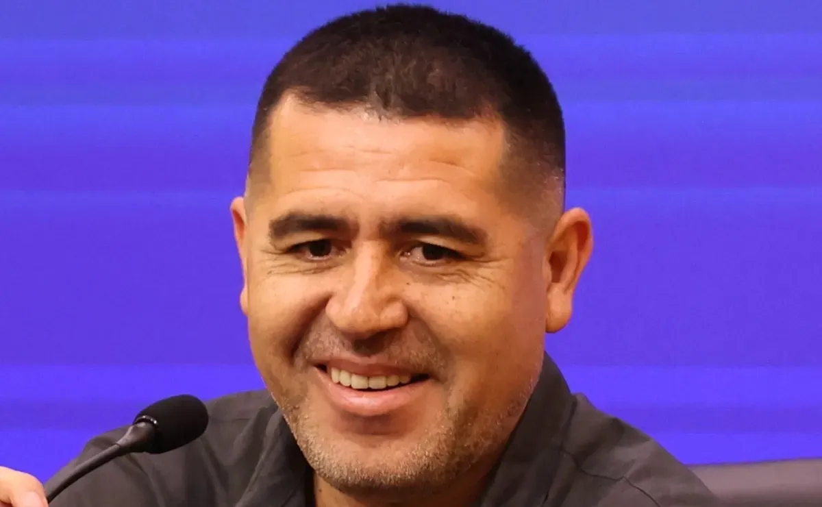 Riquelme lo tiene decidido: el otro jugador por el que ofertará Boca mientras negocia por Hinestroza
