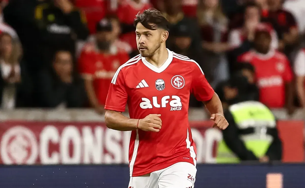 Llevó la 10 de Boca, se fue porque perdió terreno y tuvo un flojo 2025: qué es de la vida de Óscar Romero