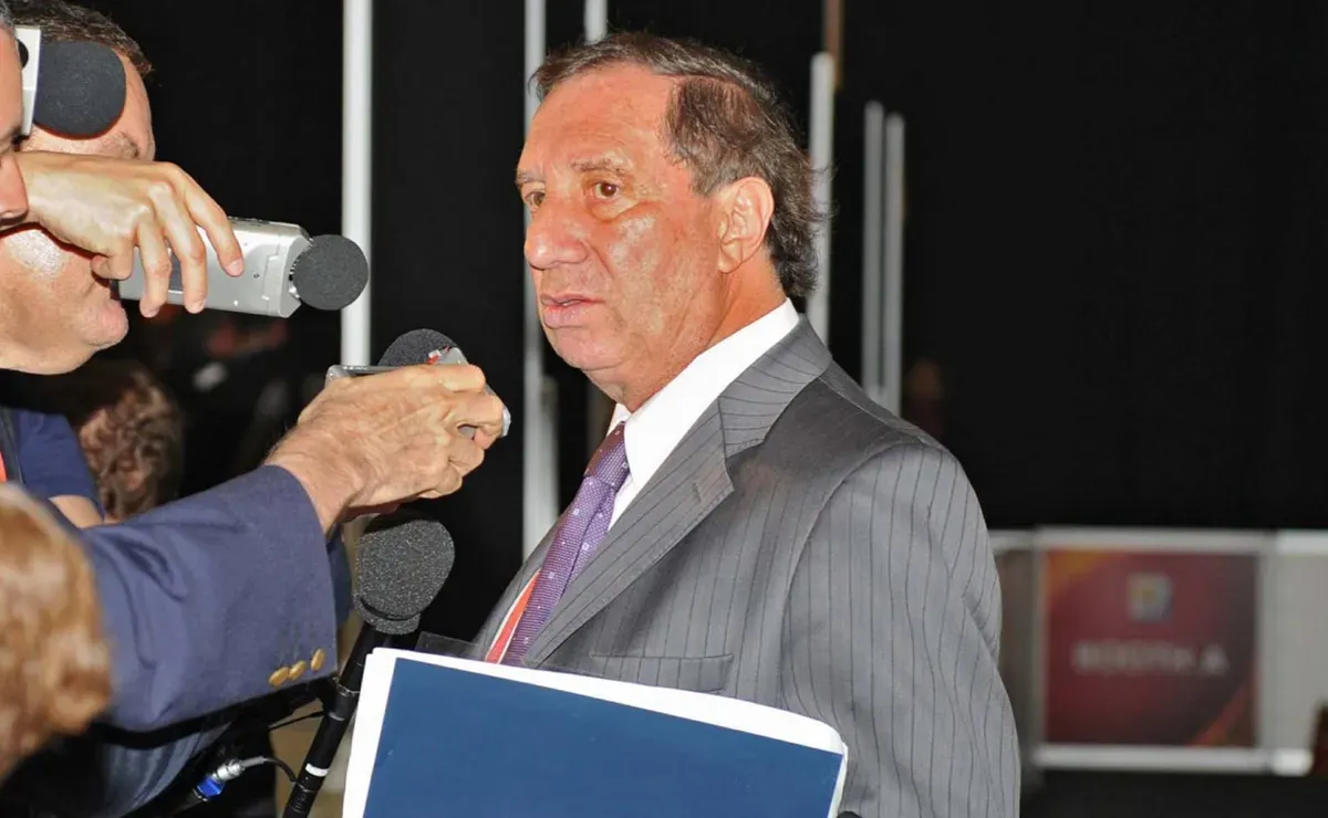 Una locura más: la vez en la que Bilardo quiso llevar a un jugador de básquet al plantel de Boca