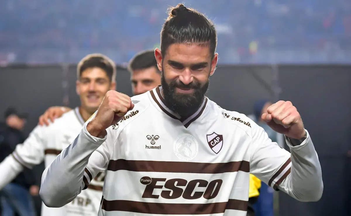 ¿Se va otra vez? Orsini regresará a Boca para la pretemporada, pero apareció un club que quiere llevárselo