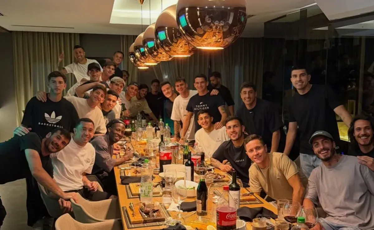 El mensaje de Paredes por fin de año con el plantel de Boca: 