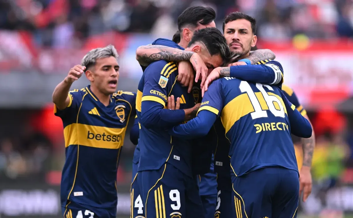 El crack juvenil de Boca que tiene ofertas, pero el club todavía no lo deja irse: el motivo