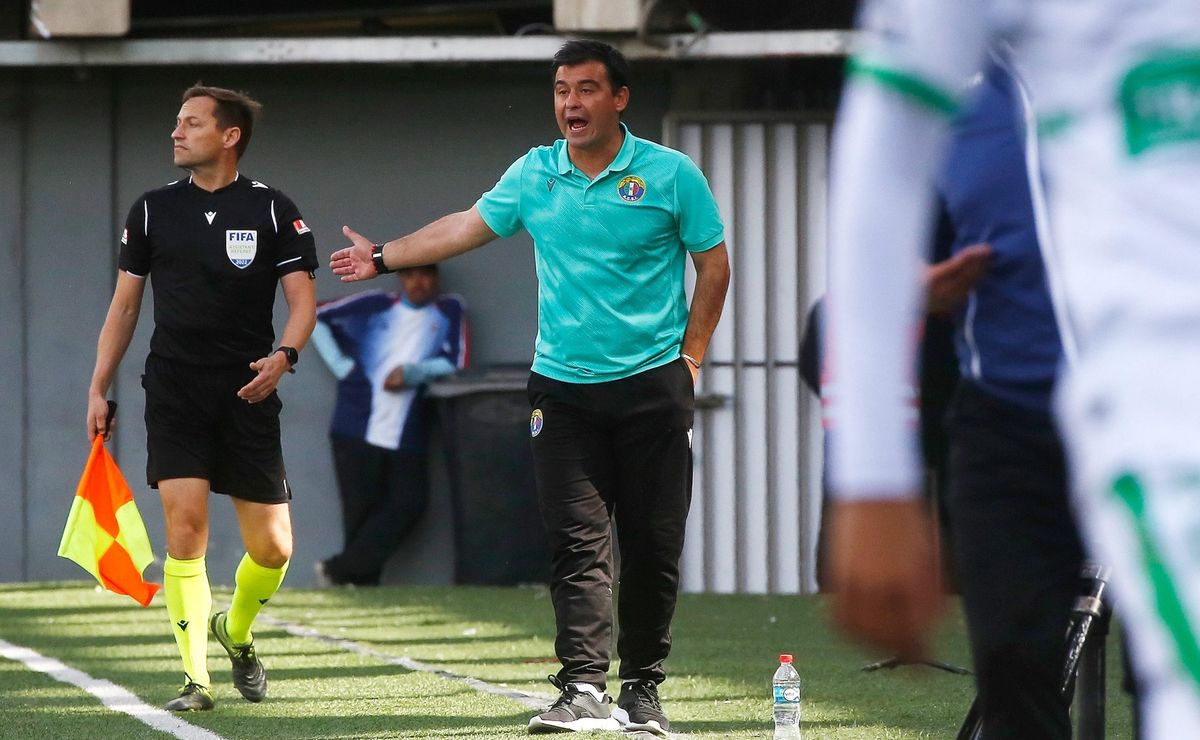 Juan José Ribera es confirmado en Curicó Unido tras su salida de Temuco