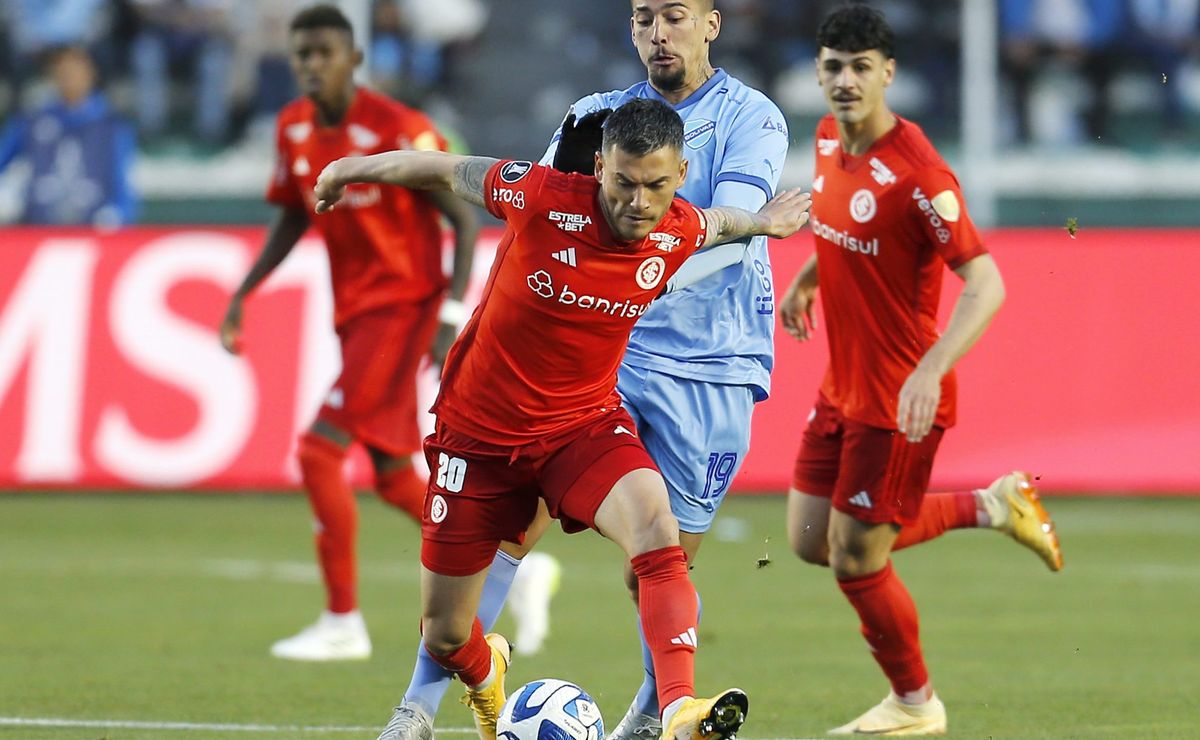 Com 15 gols na temporada, atacante chileno é a principal esperança do  Bolívar contra o Inter - RDCTV - Rede Digital de Comunicação