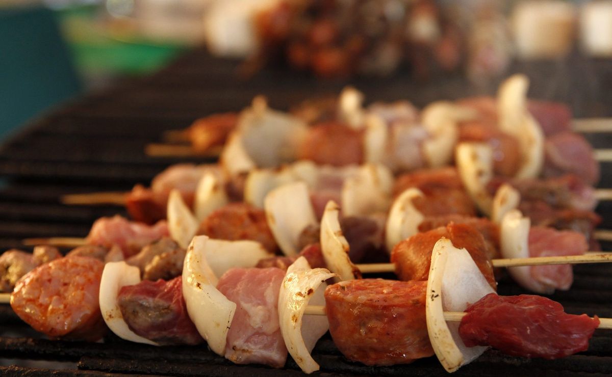¿Por si llueve? Conoce la parrilla sin humo para hacer tu asado en casa