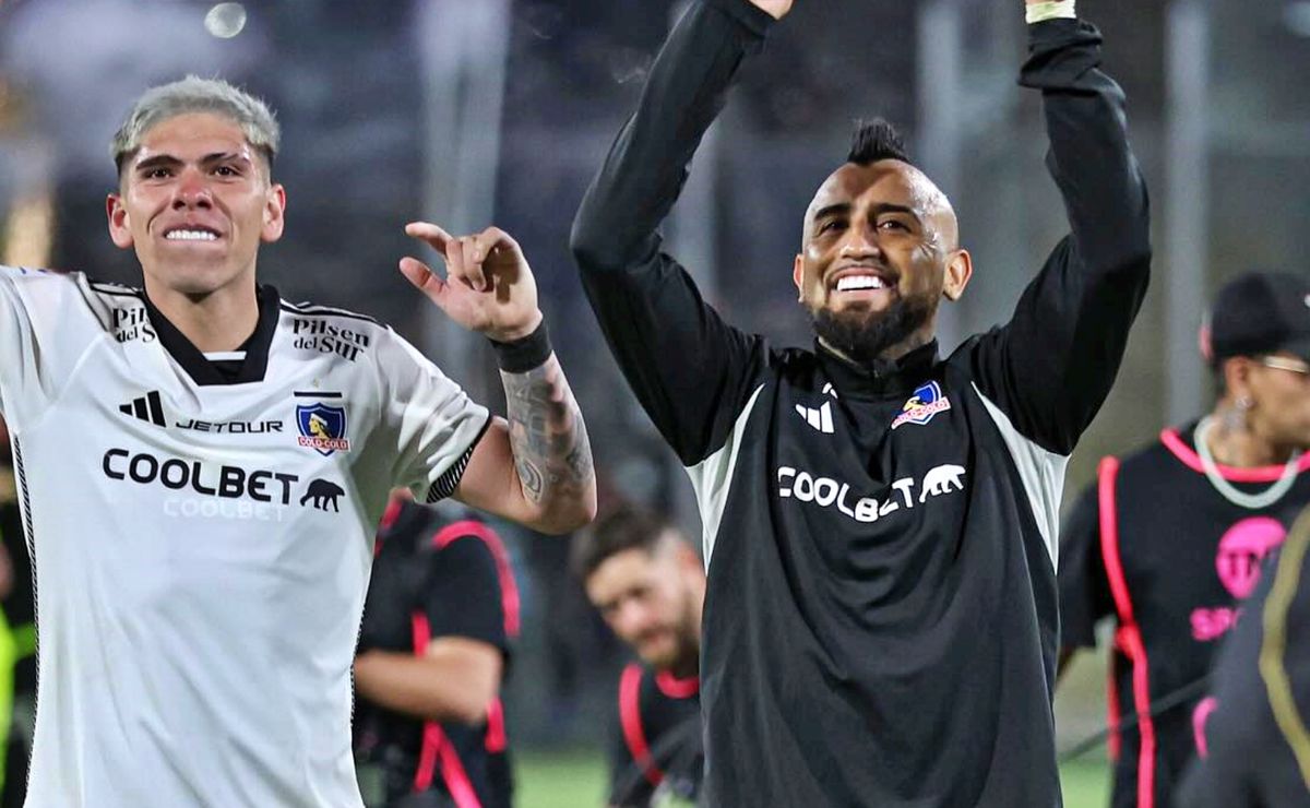 Colo Colo: Arturo Vidal le pega en el piso a la U en la pelea por el título