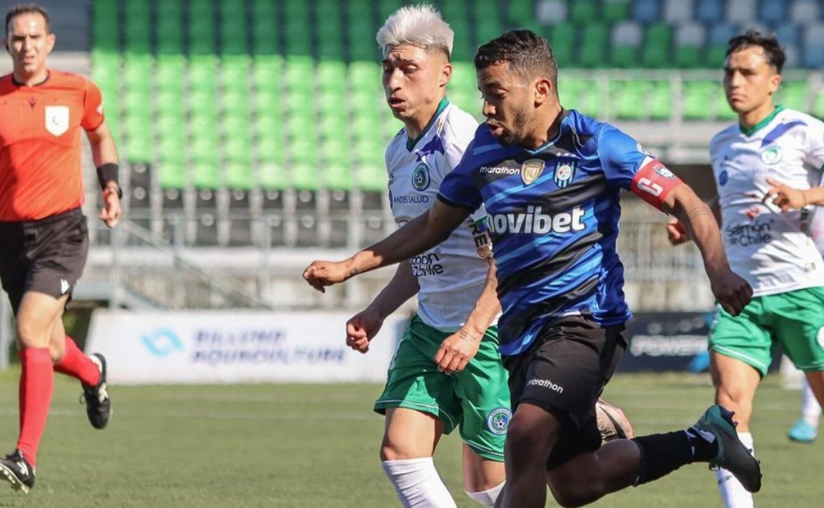 A Huachipato lo golean en su visita a Puerto Montt e hipoteca su futuro en Copa Chile