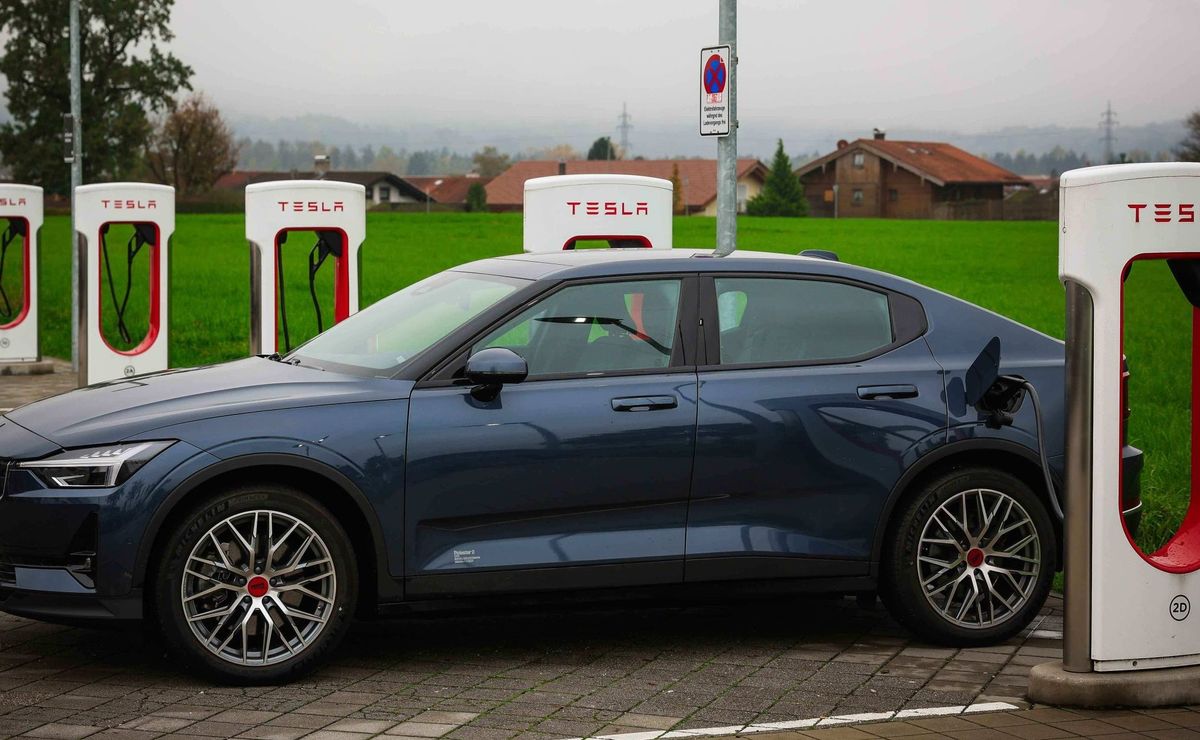 Tesla presenta Superchargers en Sudamérica: anuncian puntos de carga rápida eléctrica en Chile