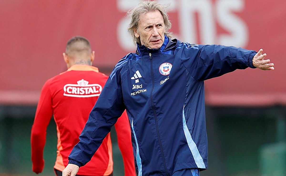 Ricardo Gareca prueba con la banda derecha de U de Chile para el duelo contra Venezuela