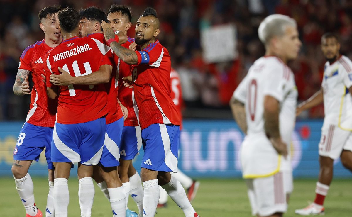 Arturo Vidal destaca a compañero de U de Chile en la Roja: 