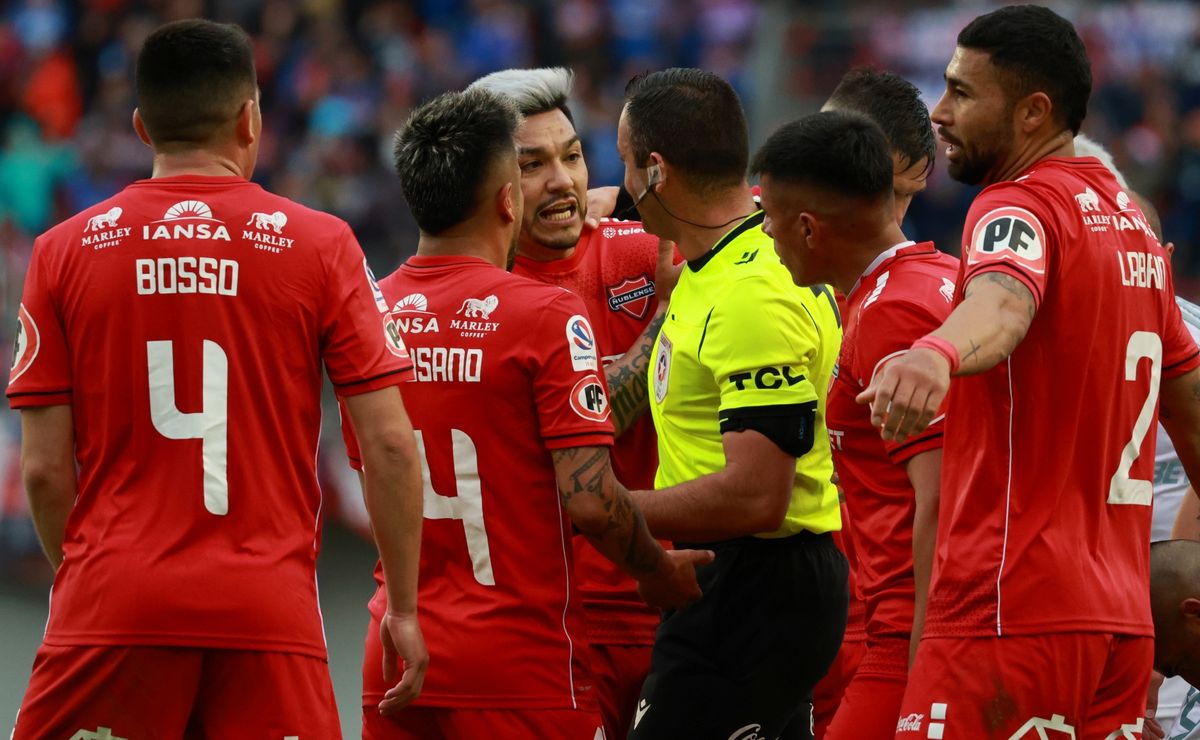 Lo golpeó jugador de U de Chile, perdió la final de Copa Chile y tuvo que ser operado