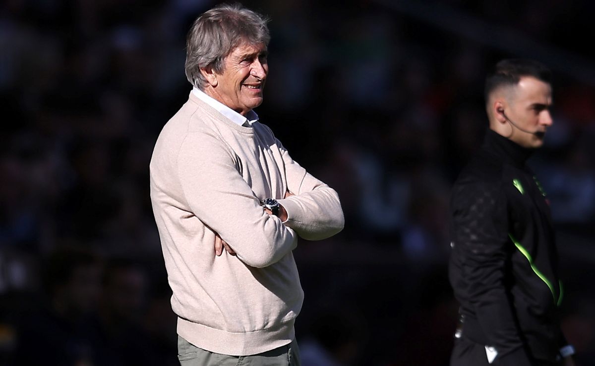 Manuel Pellegrini víctima de críticas en España por rara explicación tras derrota de Betis