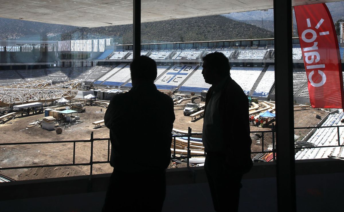 Claro Arena: Cristián Caamaño pega palos a los hinchas de la Católica tras conocerse el nombre del estadio